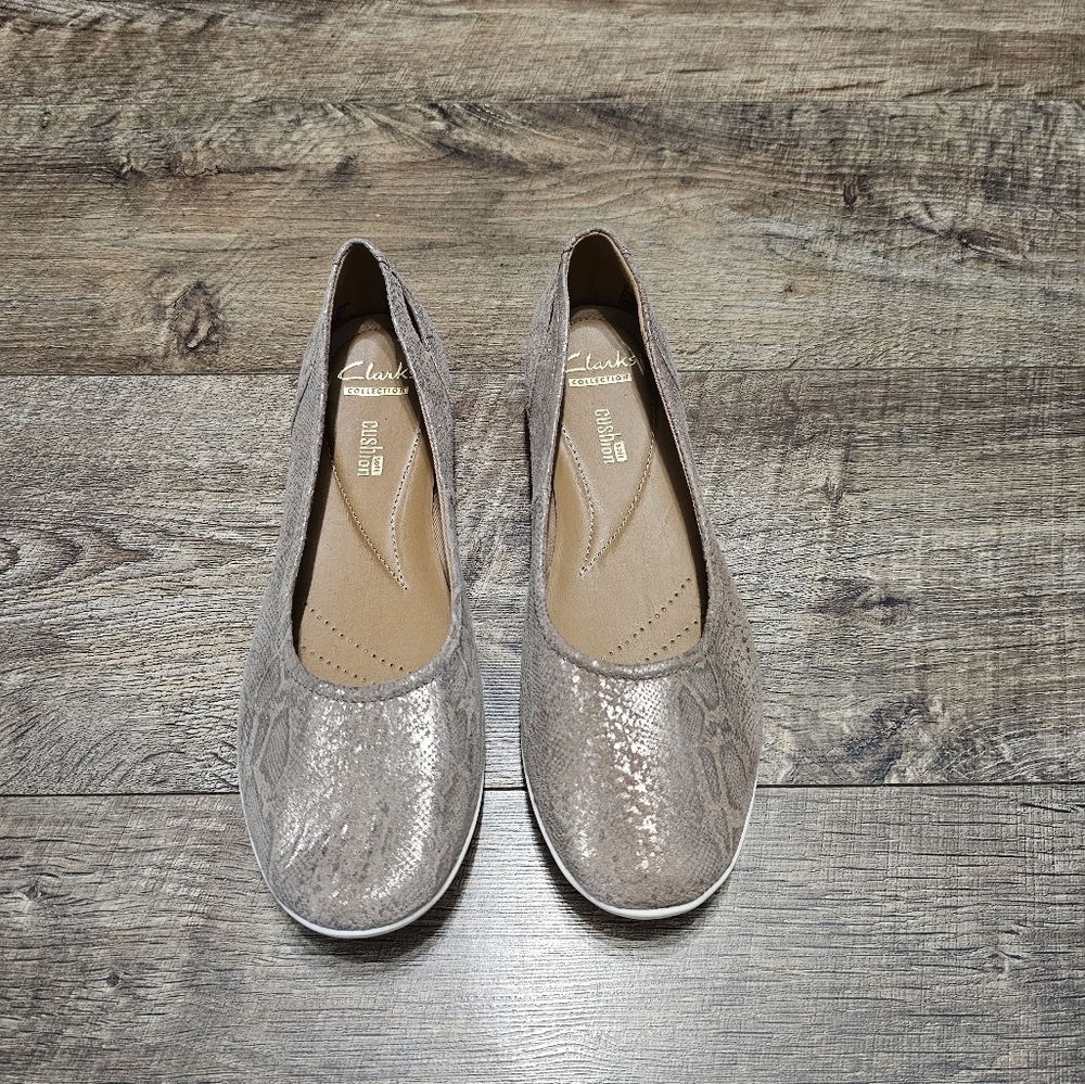 Clark's soft cushion flats women's size 7.5